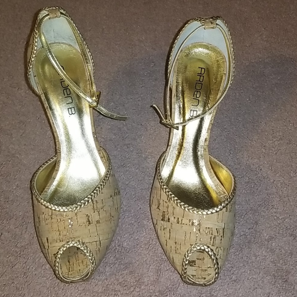 Open Toe Warped cork heels